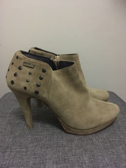 Botins Bianca cor Beje Tam38