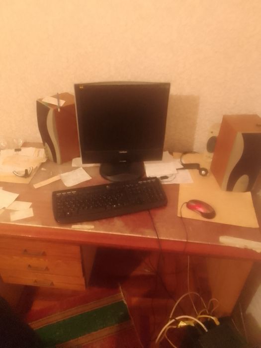 Стационарный компютер(рабочий)плюс 4-е колонки к нему(на выбор).