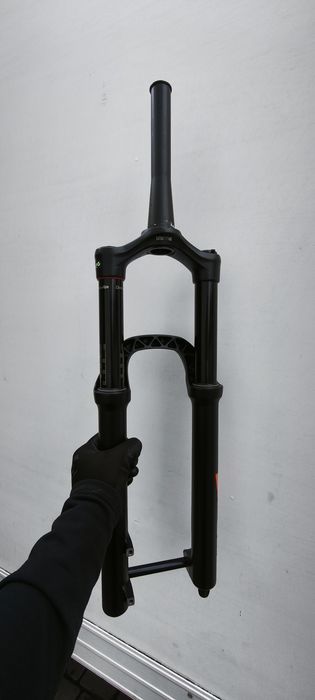 Rock Shox Lyric select 27.5 160mm ходу