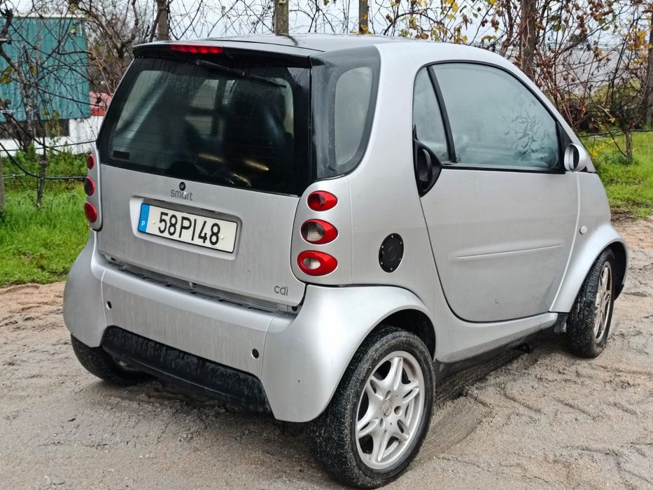 Smart fortwo coupe cdi 2003 peças todo o material disponível