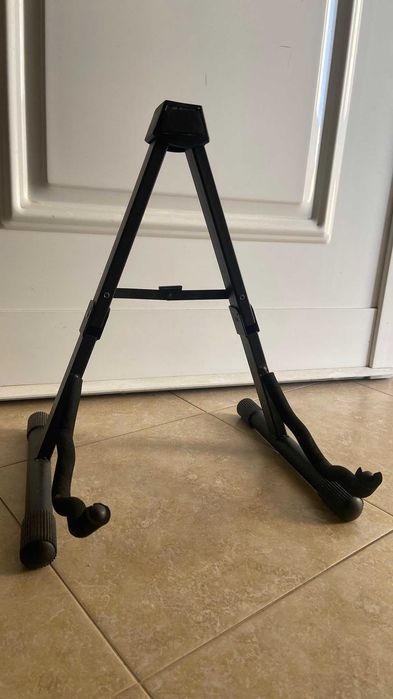 Guitarra Clássica Alhambra C3 + Cordas Novas, Saco, Suporte, Apoio de Pé
