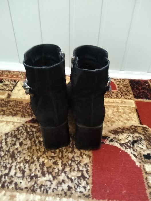 Ботинки жіночі замшеві