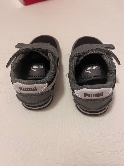 Tenis menino Puma, tamanho 20