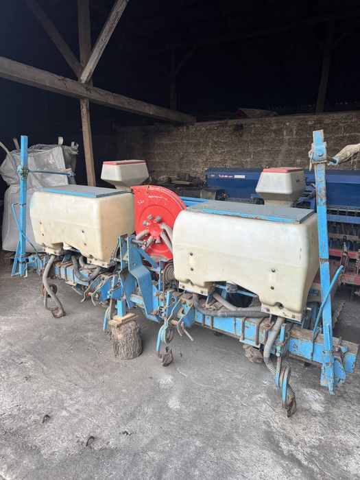 Siewnik do kukurydzy monosem 4 rzędowy