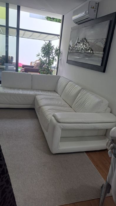 Sofá Chateau d’Ax em Pele Genuína – Canto com Chaise Longue