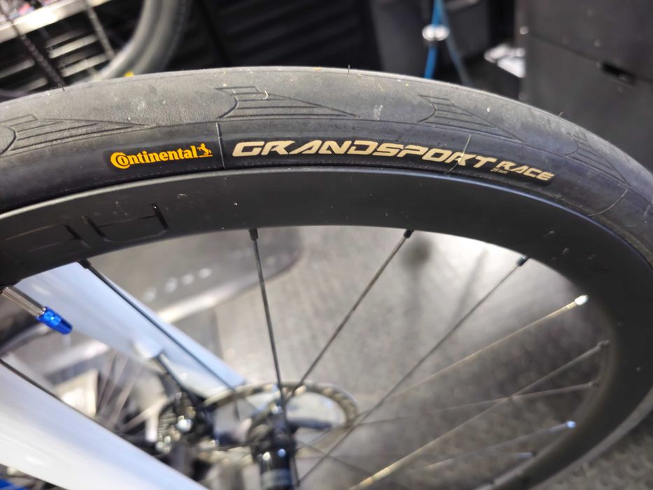 Specialized Roubaix Sport