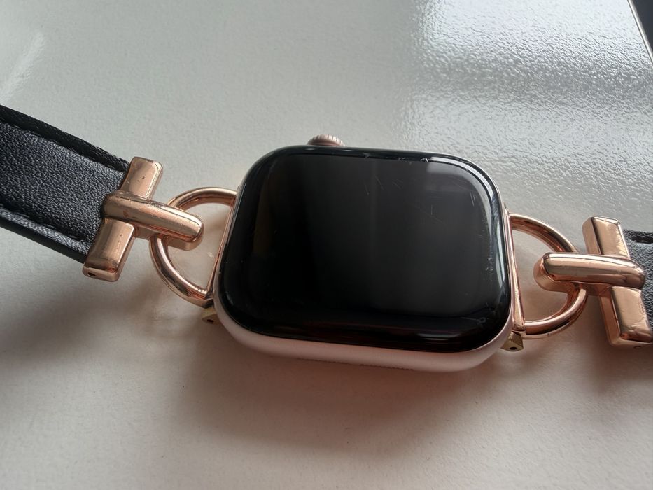 Apple Watch 10 42 mm 89% baterii