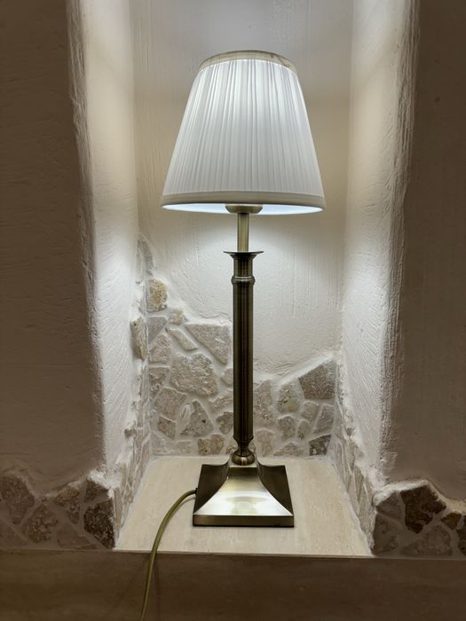 Lampka nocna stołowa