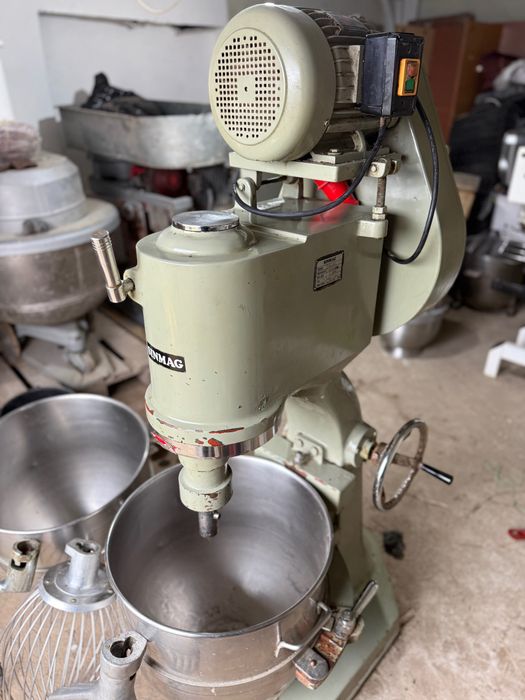 Міксер планетарний промисловий тістоміс тестомес кремовзбивалка