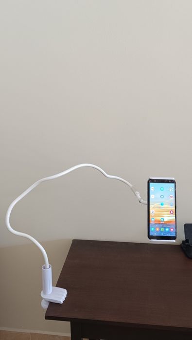 Estante  para CD/DVD em ótimo estado de conservação