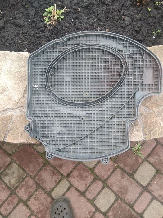 Кришка мотора Renault Kengoo 1.4