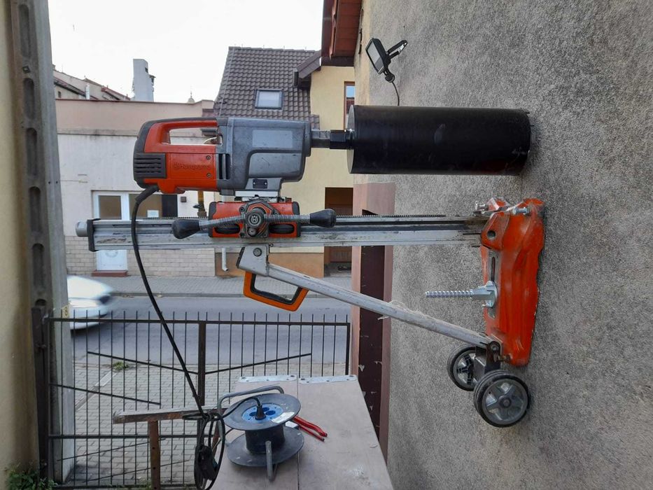 wynajmę wiertnicę do betonu z wiertłem koronowym - wypożyczalnia