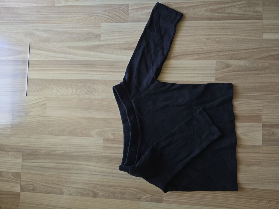 Crop top z rękawem 3/4