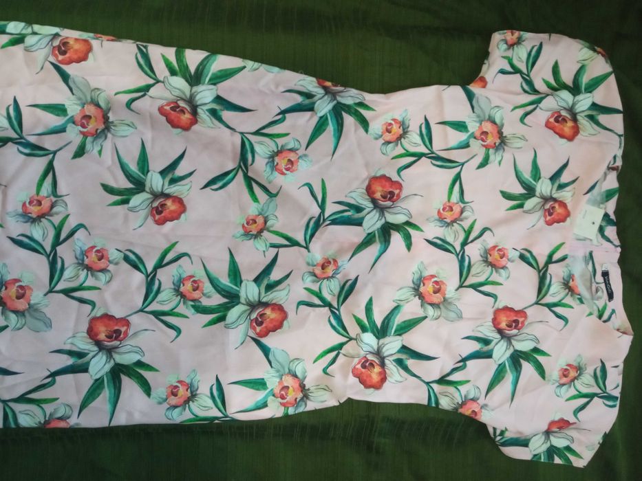 Продаю (сукні, плаття, кофти)