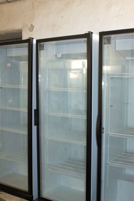 Холодильники однодверні, дводверні, для напоїв, випічки, мяса,