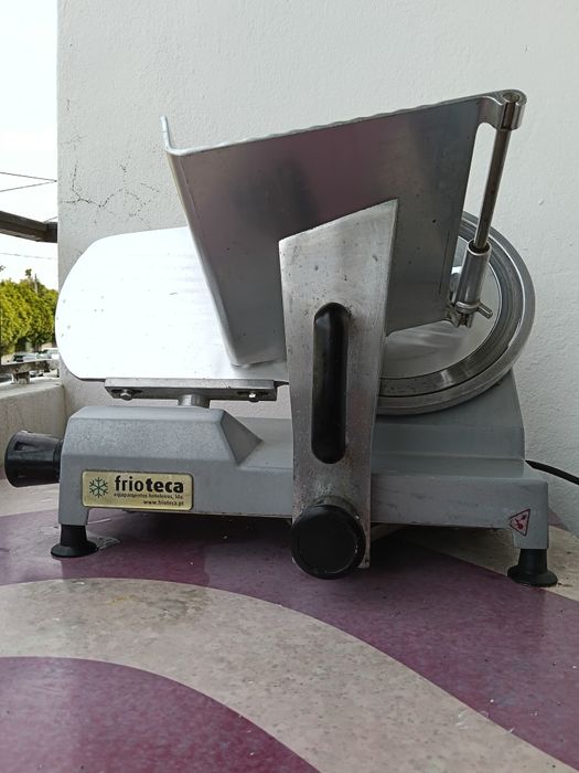 Vendo máquina de cortar fiambre industrial