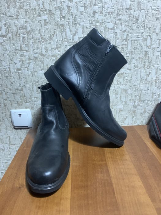 Продам кожанные осенние ботинки