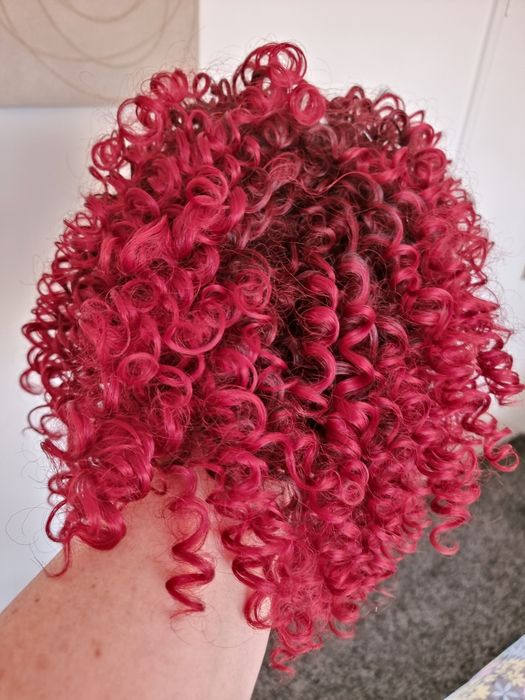 Peruka Afroloki burgund