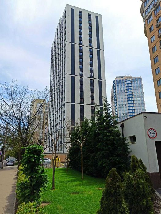 Однокомнатная квартира в новом многоэтажном доме в Аркадии на 1 этаже