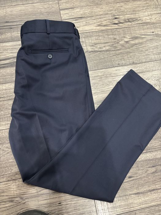 Idealny meski garnitur rozmiar 52 (L) granatowy