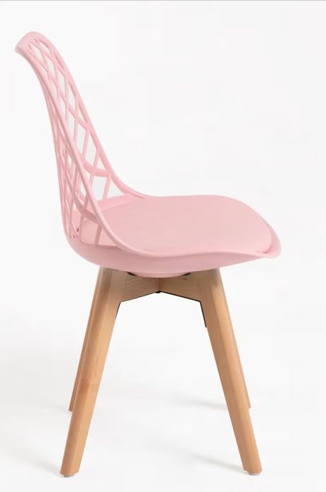 Cadeira almofadada rosa nova