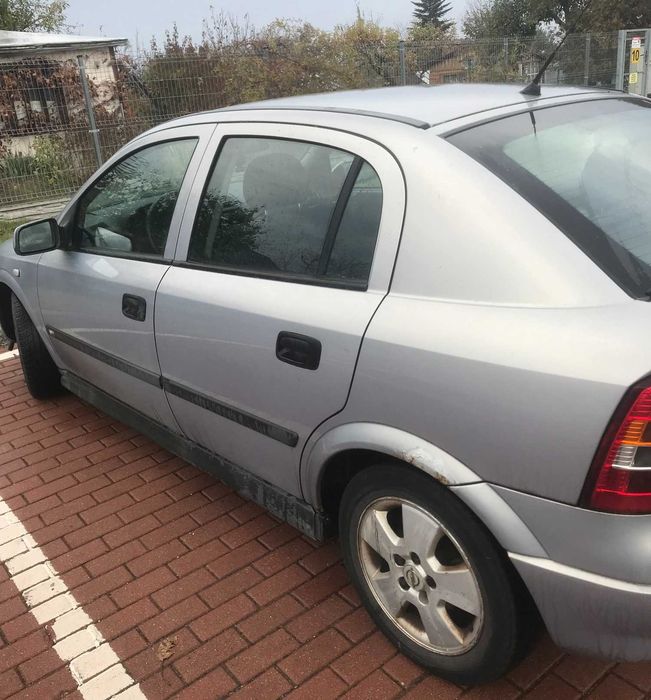 samochód osobowy OPEL ASTRA