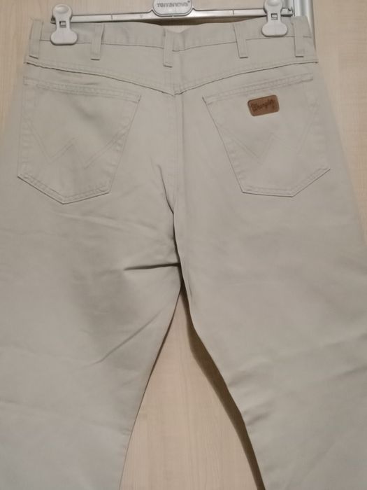 Spodnie beżowe-Wrangler