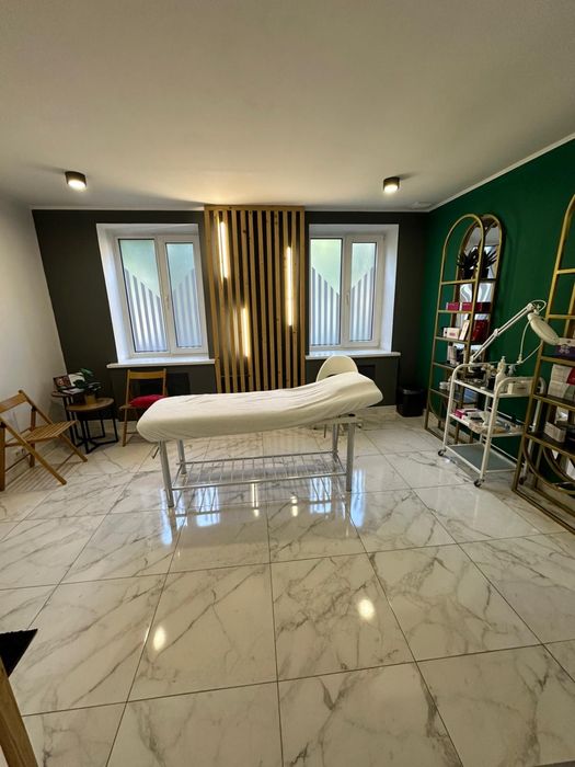 оренда кабінету косметолога та місця візажиста