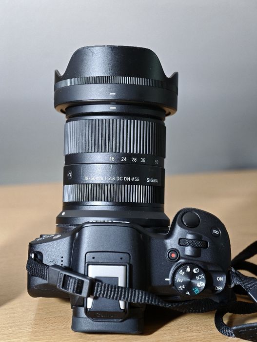 Kit Canon EOS R50 + Sigma 18-50mm f/2.8 + RF-S 55-210mm