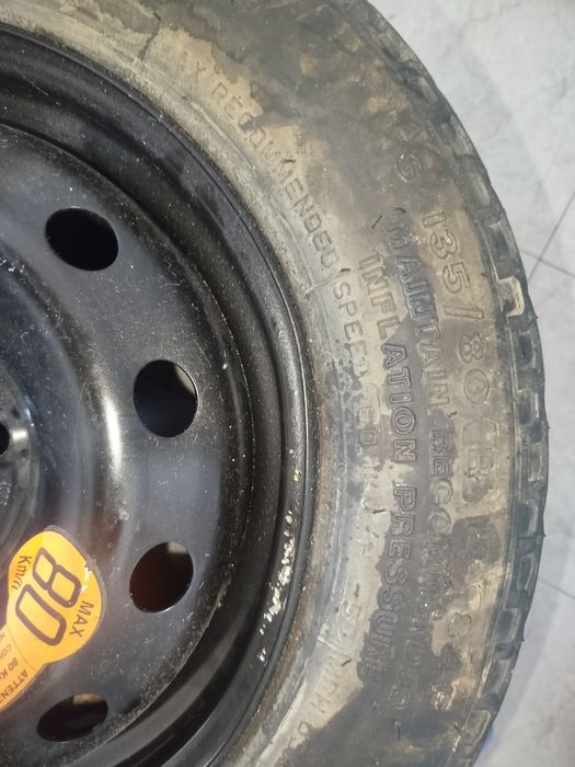 Vende-se 3 pneus seminovos