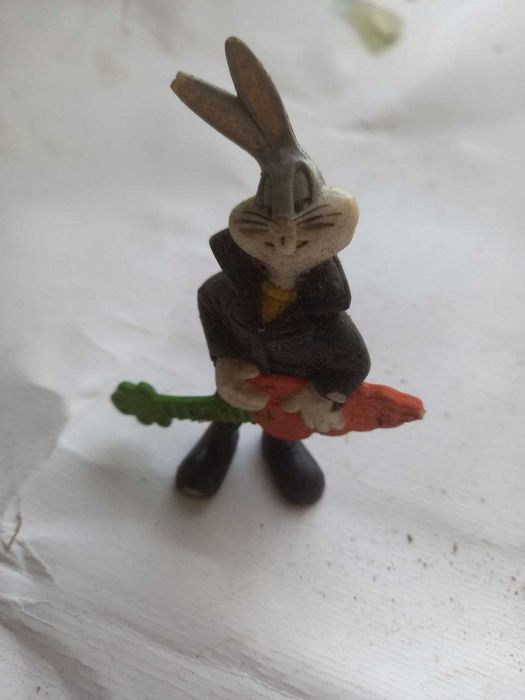 Figura Bugs Bunny guitarrista