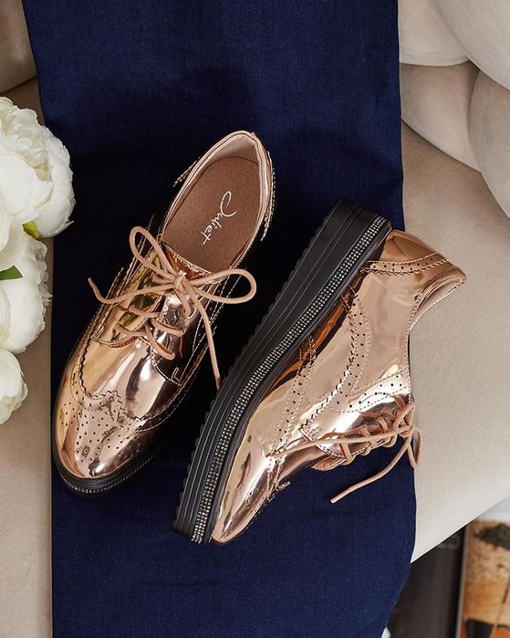 2 KOLORY 36 37 38 półbuty 39 40 lakierowane cyrkonie niski koturn lato