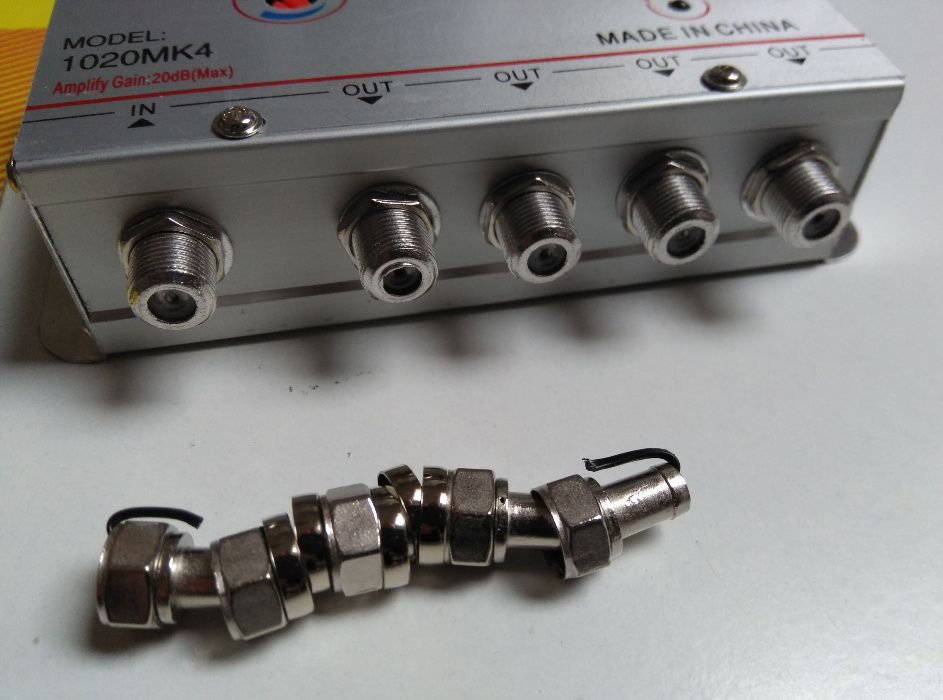 TV Antenna Signal Amplifier, 4- and 6-Output64584417279619122