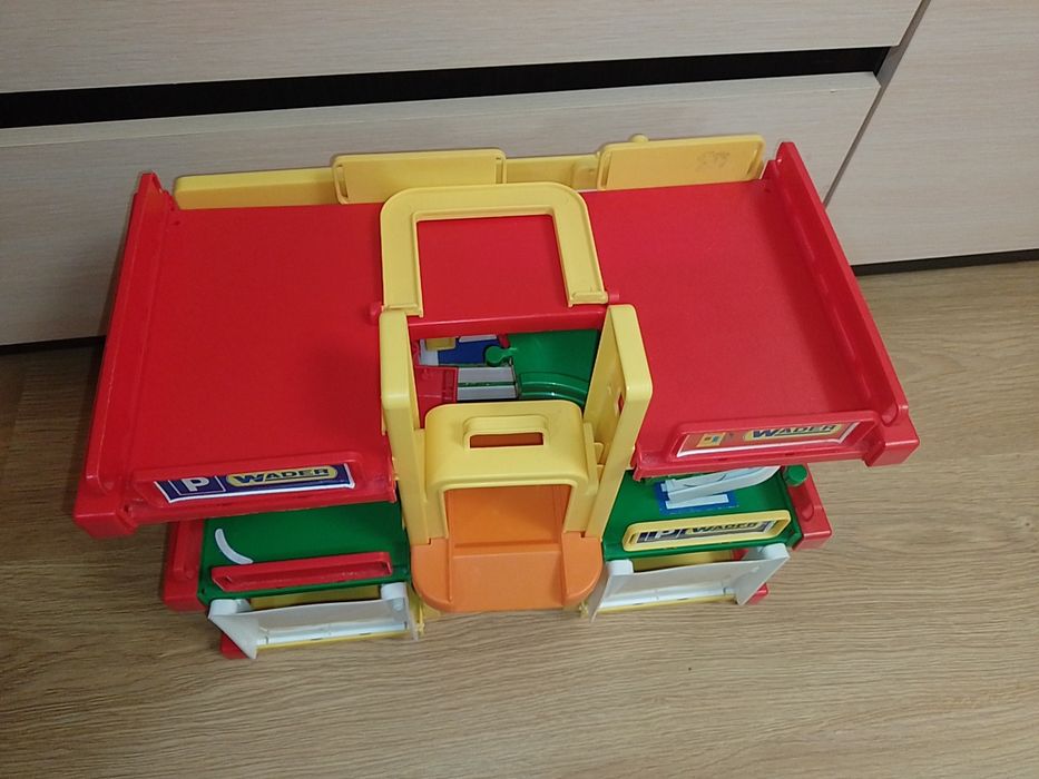 Гараж  паркінг  + трек для машинок  Вадер Wader з ліфтом + 2 машинки