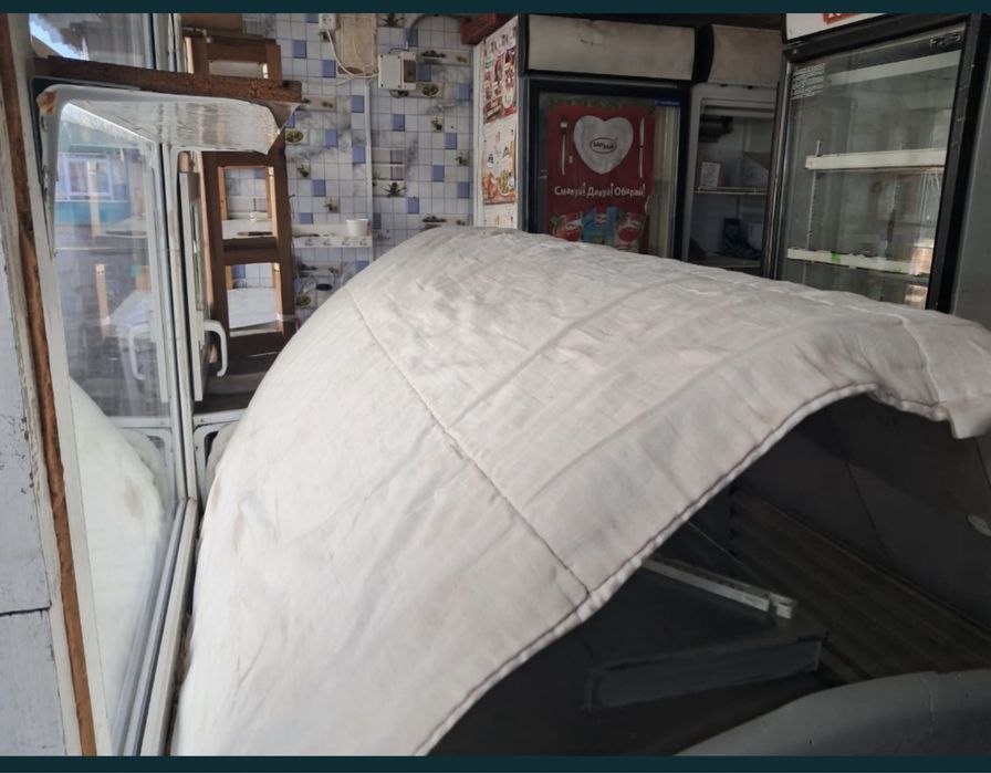 Продам торговый ларек на рынке Лазурный или сдам в аренду