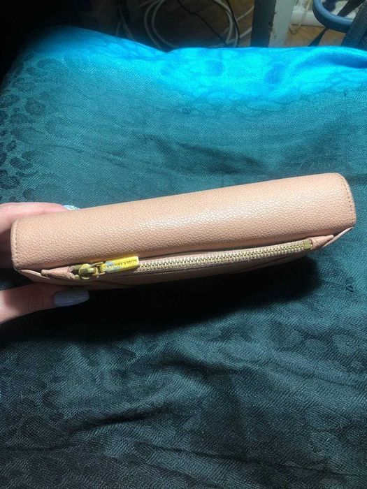 Кошелек Charles & Keith