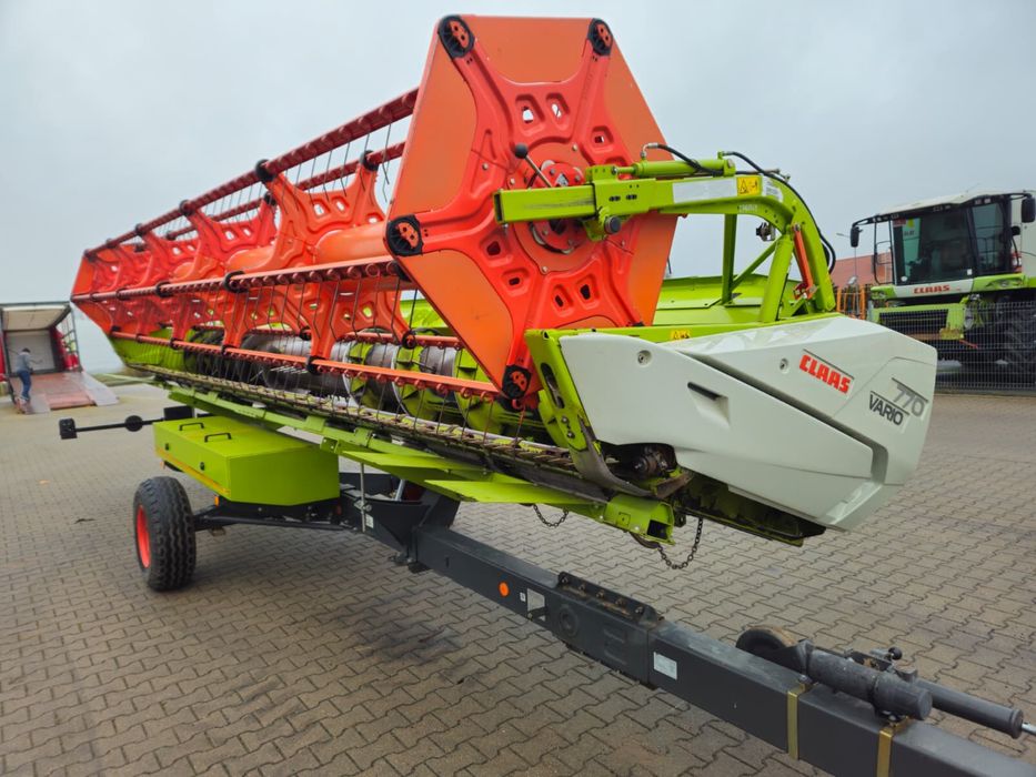 Claas Lexion 670 + V770 rok 2020