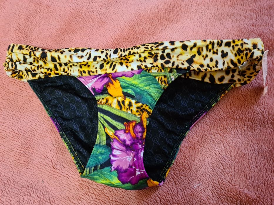 Яркий верх купальника Victoria Secret 75 b трусики (низ)