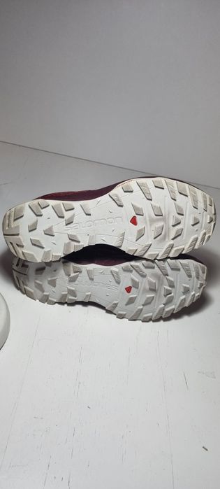 Salomon 41 1/3.           .