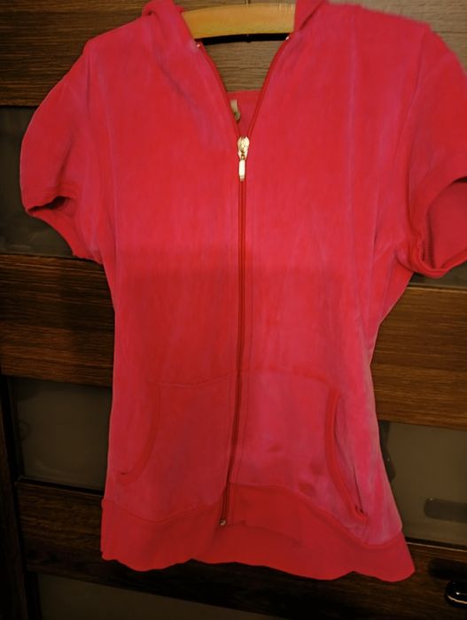 Bluza różowa zapinana na zamek błyskawiczny z kieszeniami