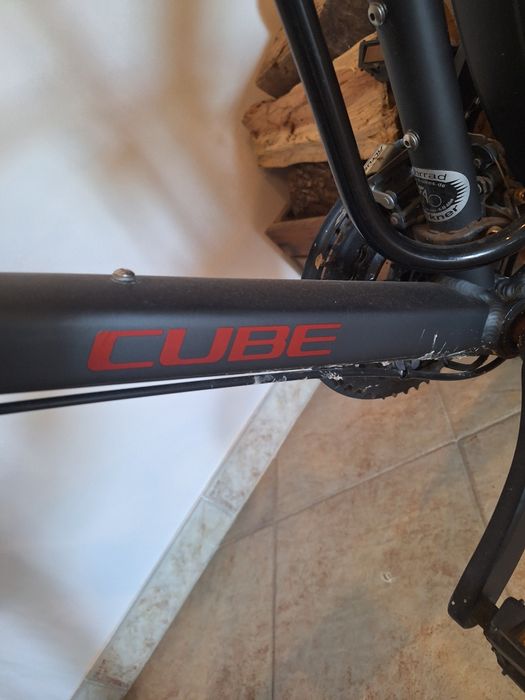 Bicicleta CUBE Trekking / Cidade – Shimano Deore – Travões Hidráulicos – 28”