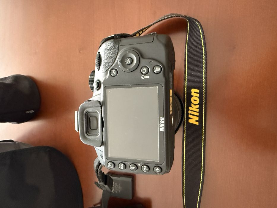 Nikon D3200 + Lente + Bolsa de transporte