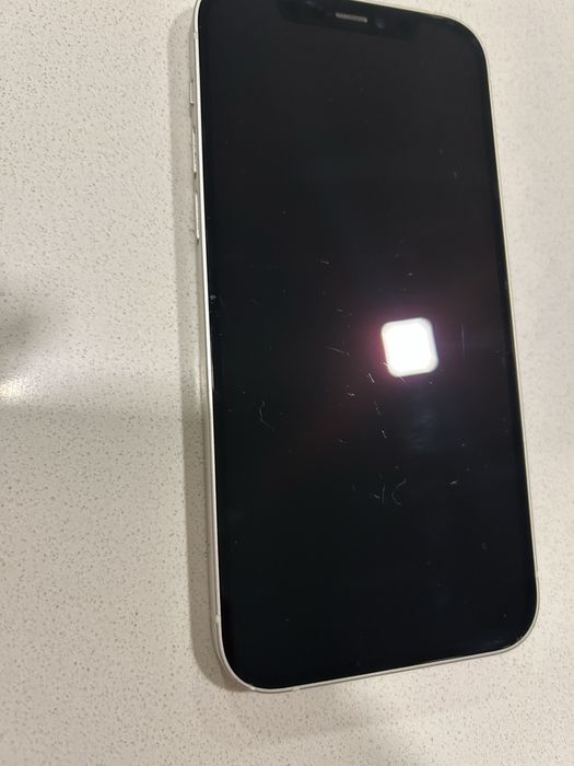 Iphone 12 64gb capacidade.