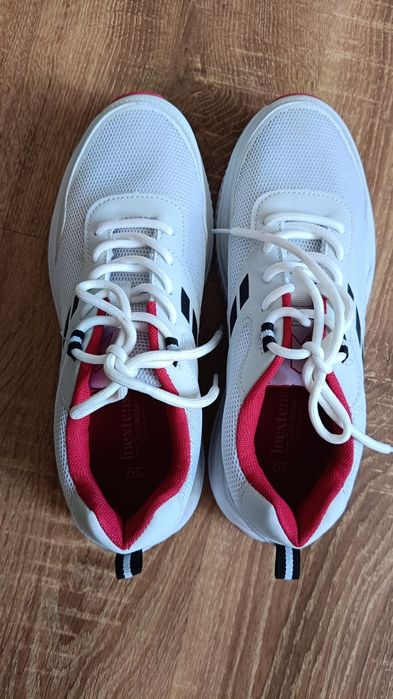 Buty sportowe chłopięce ,rozm.39