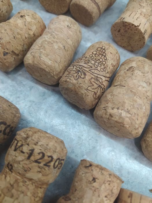 Пробки от вина и шампанского б/в