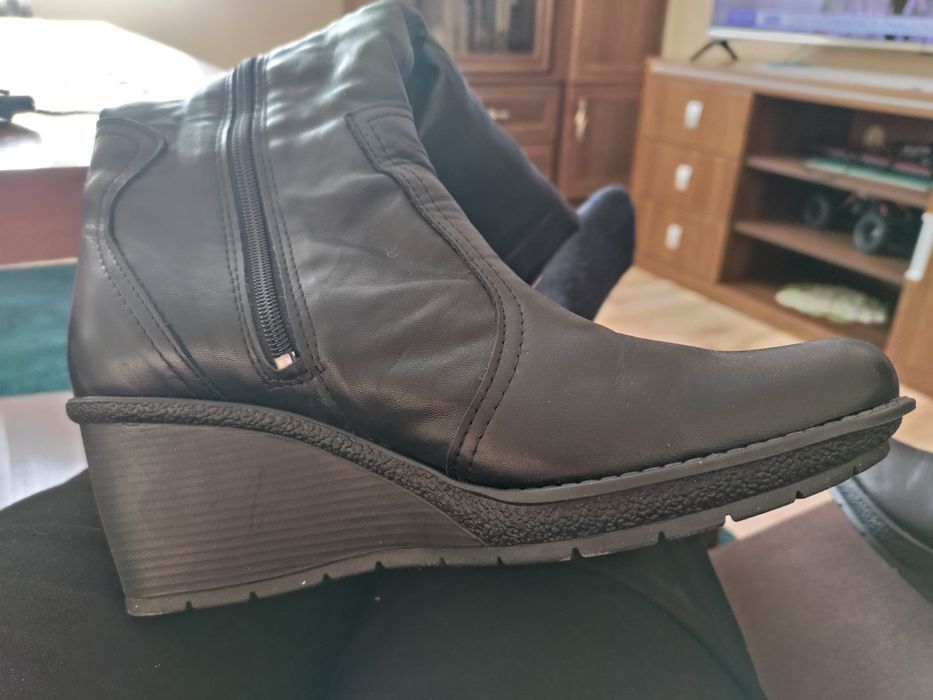 Sprzedam kozaki damskie.