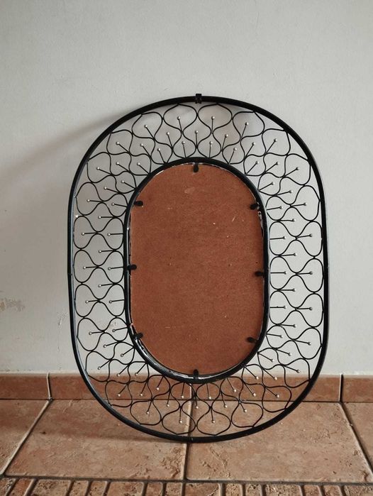 Espelho Oval em Ferro