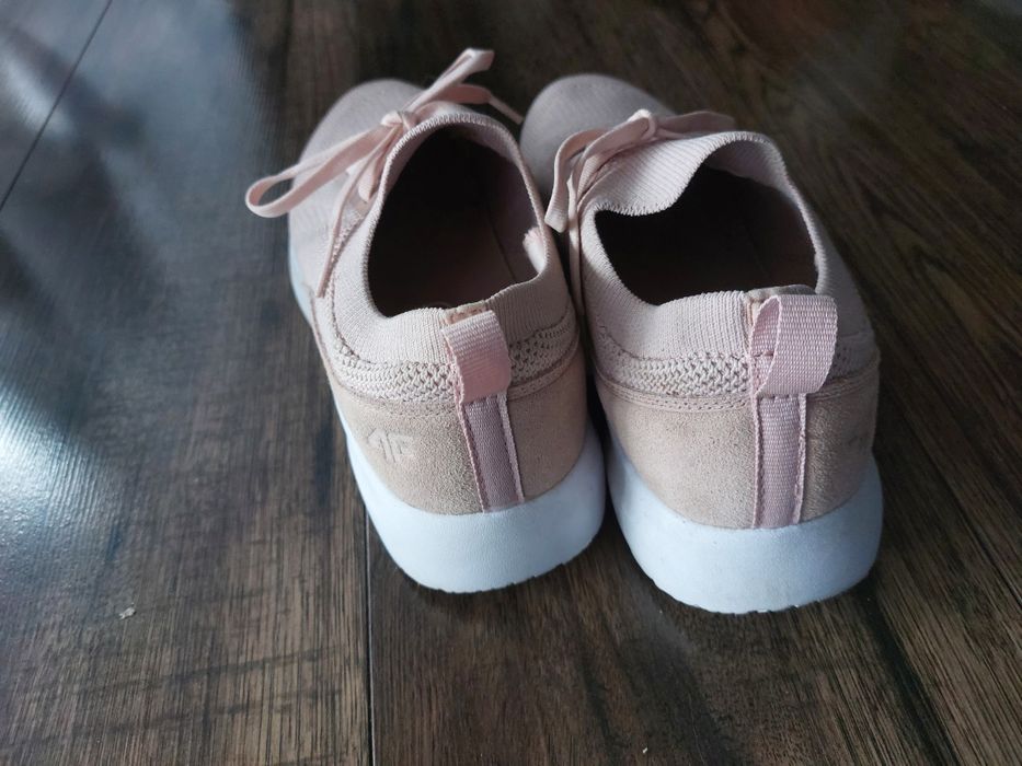 Buty damskie 4F. Rozmiar 39