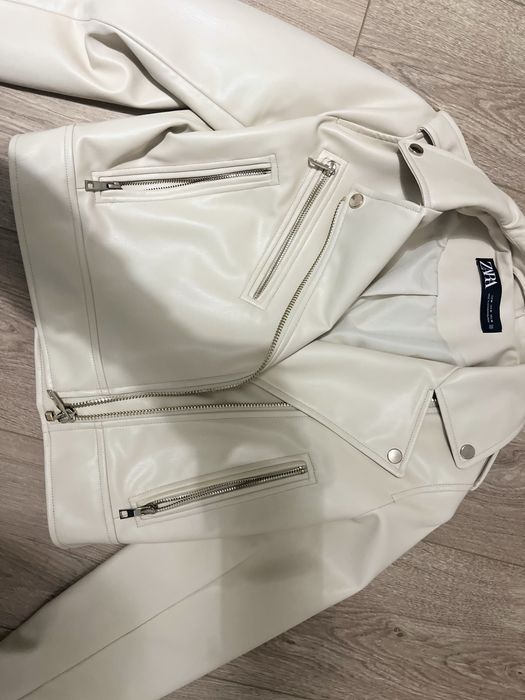Zara весняна куртка