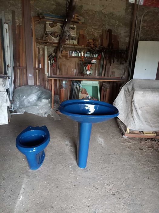 Vendo lavatório e sanita usado mas com pouco uso